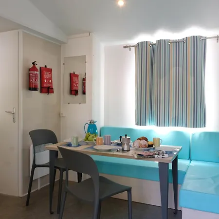 Happy Camp Mobile Homes In Villaggio Turistico Internazionale Eden Campsite San Felice del Benaco